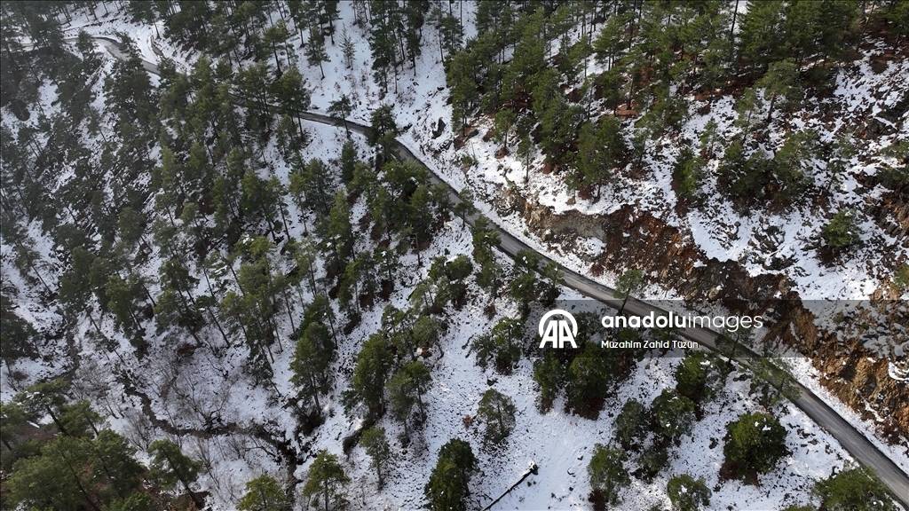 Aladağlar'da oluşan kar güzelliği... 1